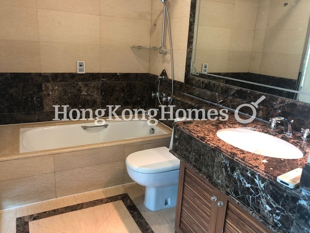 Third Ensuite Bathroom — Shiu Fai Terrace, 8, Mid-levels East