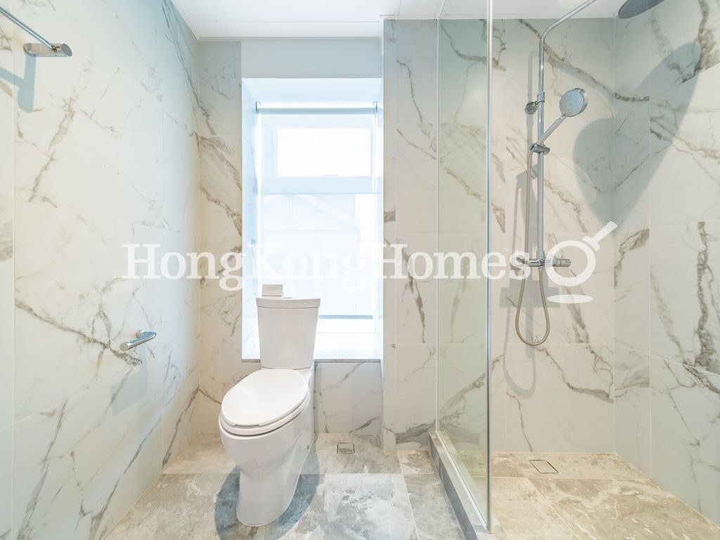 Ensuite Bathroom — Murray Bay, Gold Coast