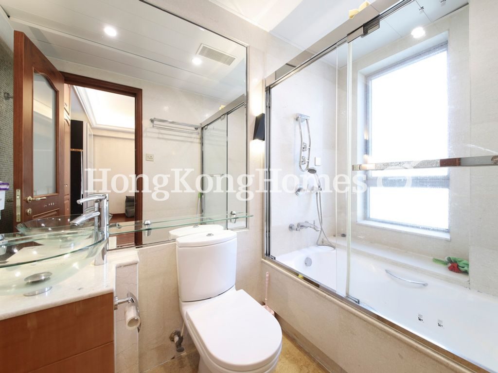 Second Ensuite Bathroom — Residence Bel-air - Phase 04, Peak Tower 03, Pokfulam