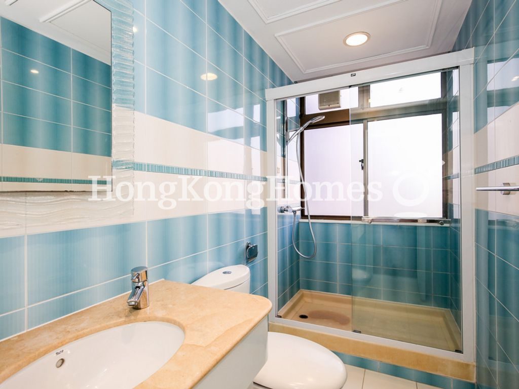 Second Ensuite Bathroom — Hong Kong Parkview - Tower 13, Repulse Bay