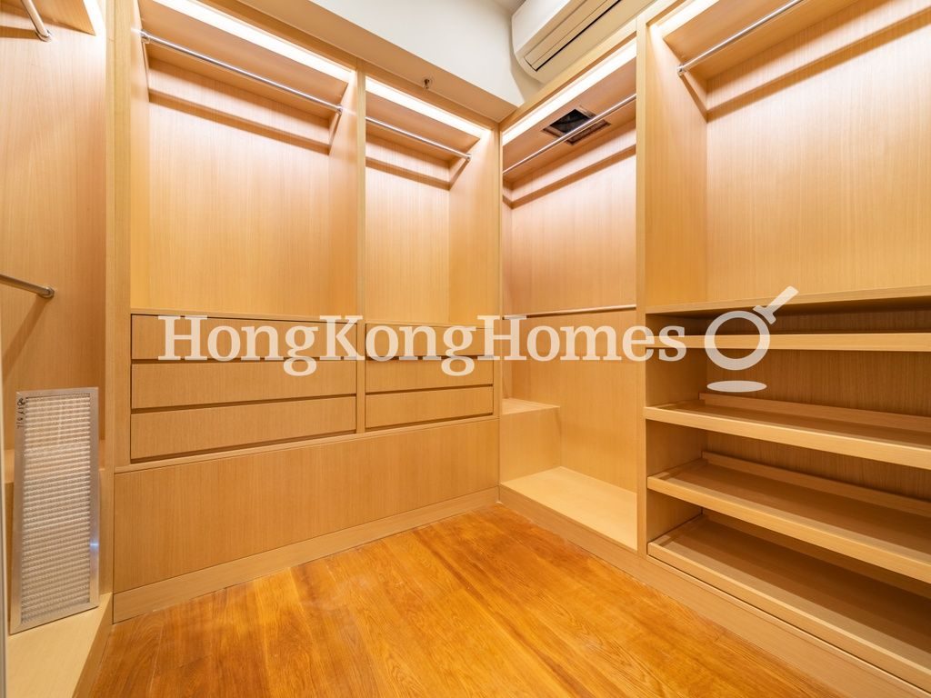 Walk-in Closet in Master Bedroom — Kennedy Park at Central, Mid-levels Central