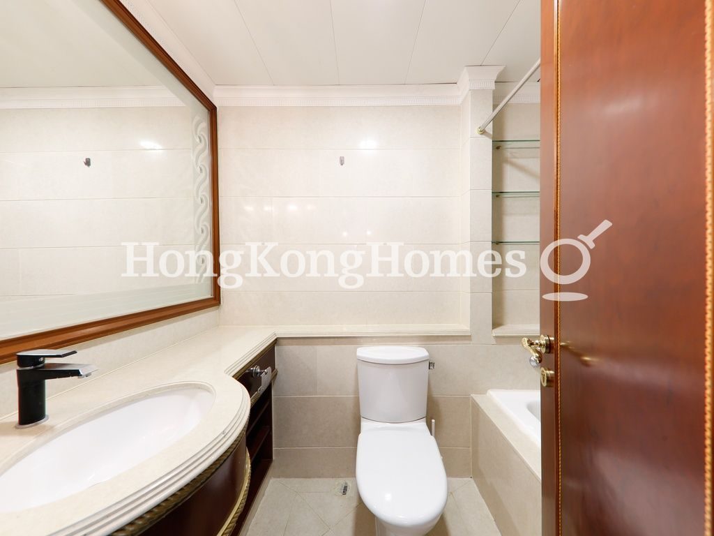 Guest Bathroom — Regalia Bay, Stanley