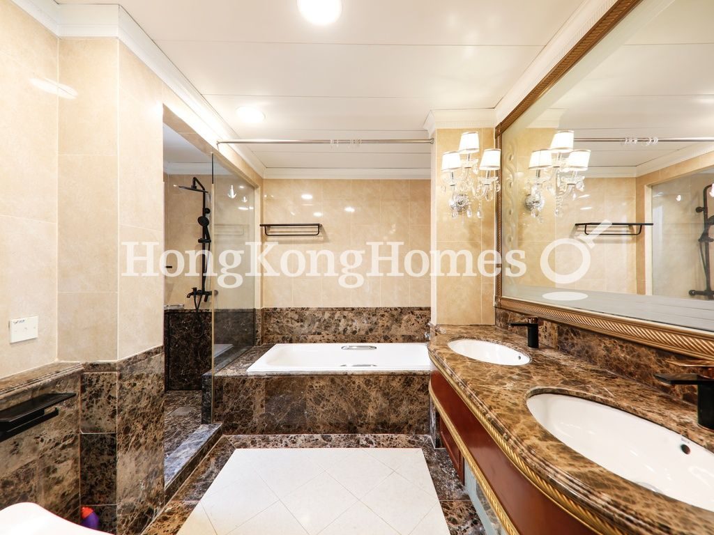 Master Bathroom — Regalia Bay, Stanley