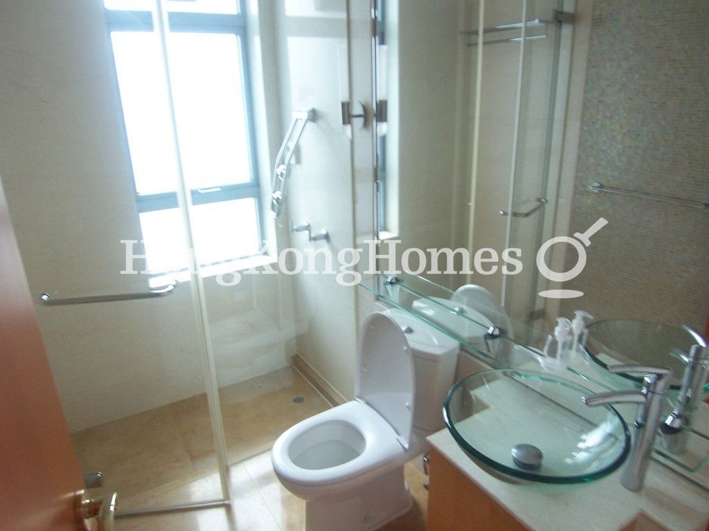 Second Ensuite Bathroom — Residence Bel-air - Phase 04, Peak Tower 05, Pokfulam