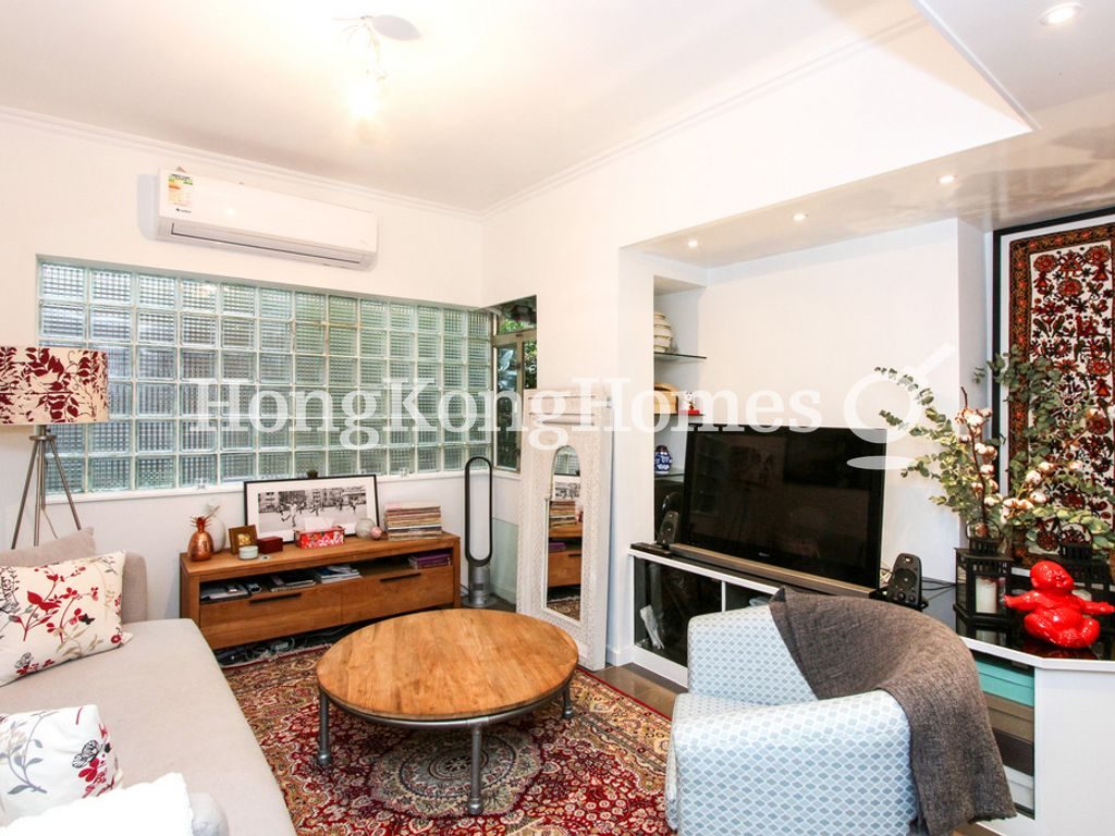 Living and Dining Room — Hing Wah Mansions - Block B, Mid-levels West