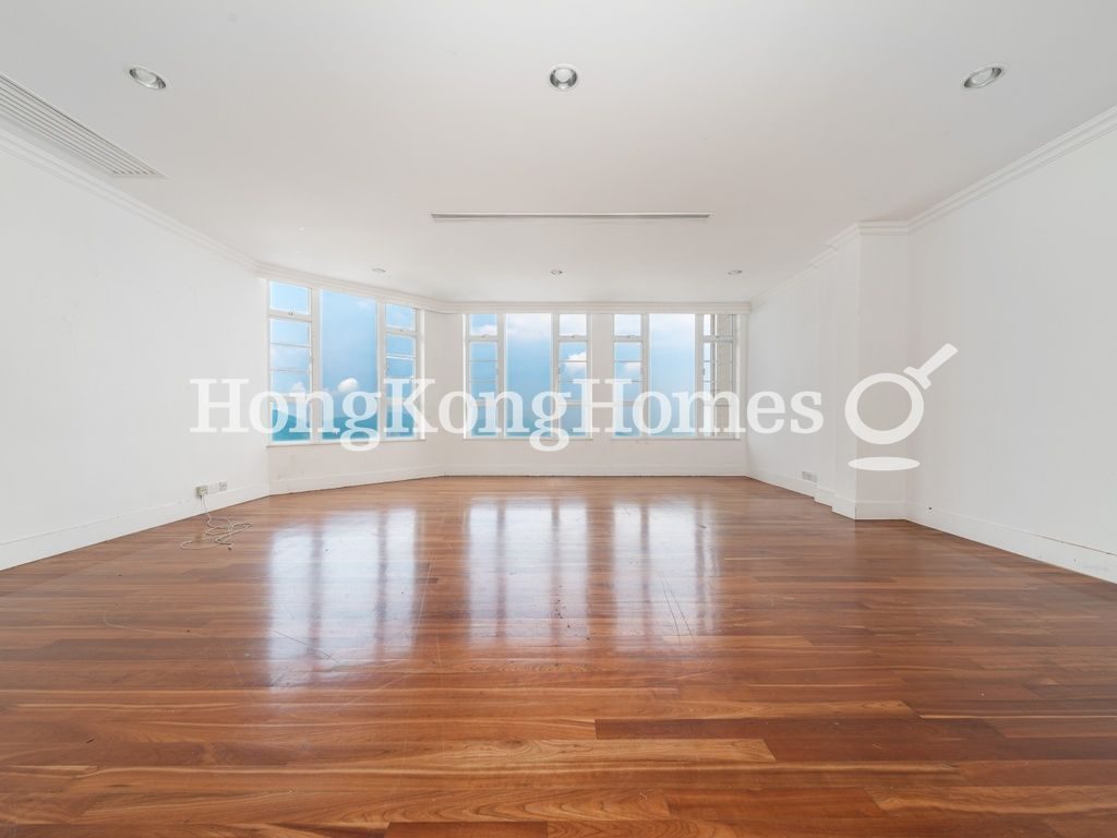 Living and Dining Room — La Hacienda - Apartment B, The Peak