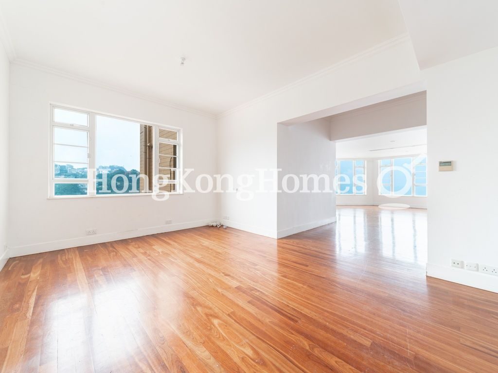 Living and Dining Room — La Hacienda - Apartment B, The Peak