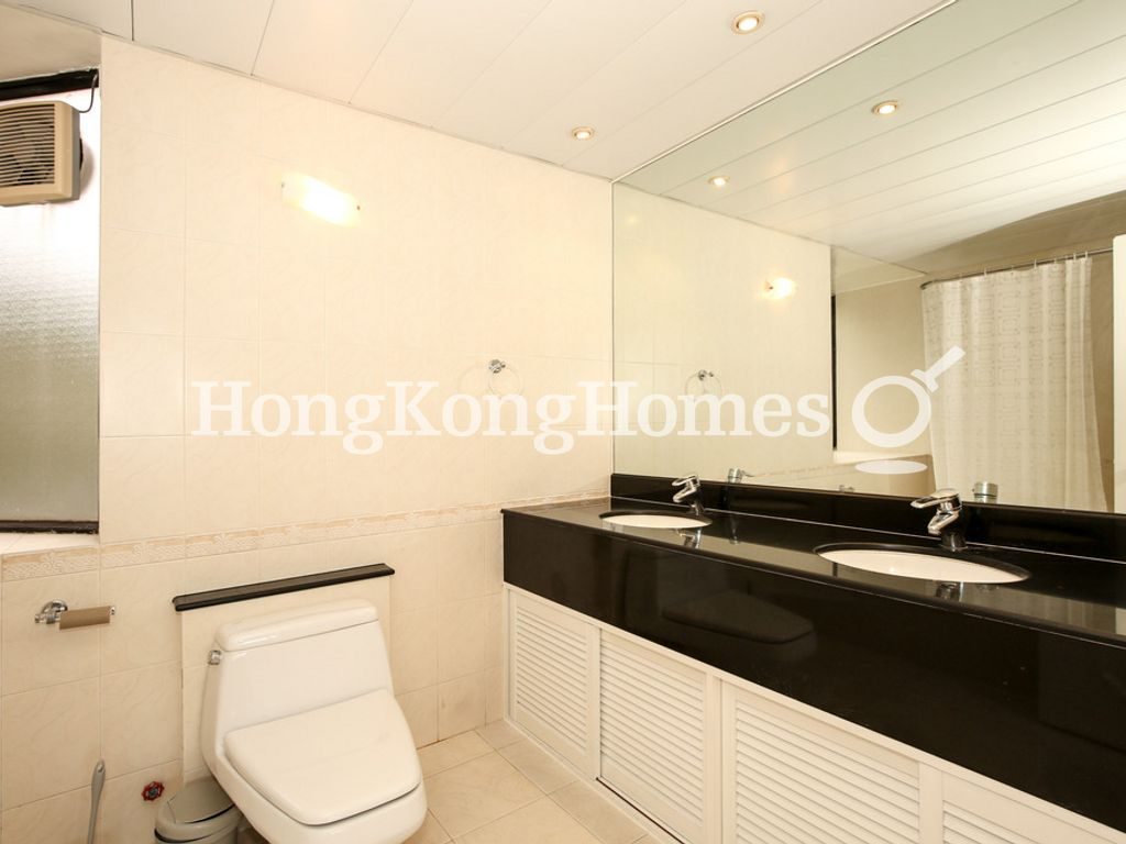 Master Bathroom — South Bay Towers, Repulse Bay