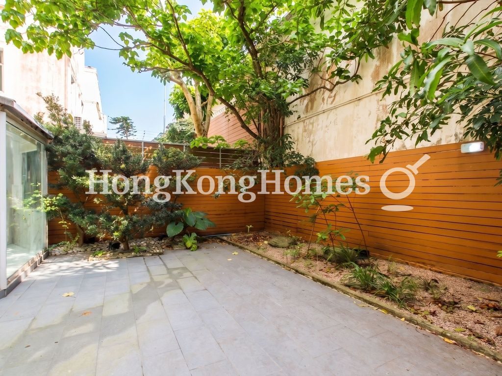 Private Terrace — The Redhill Peninsula - Palm Drive, Tai Tam