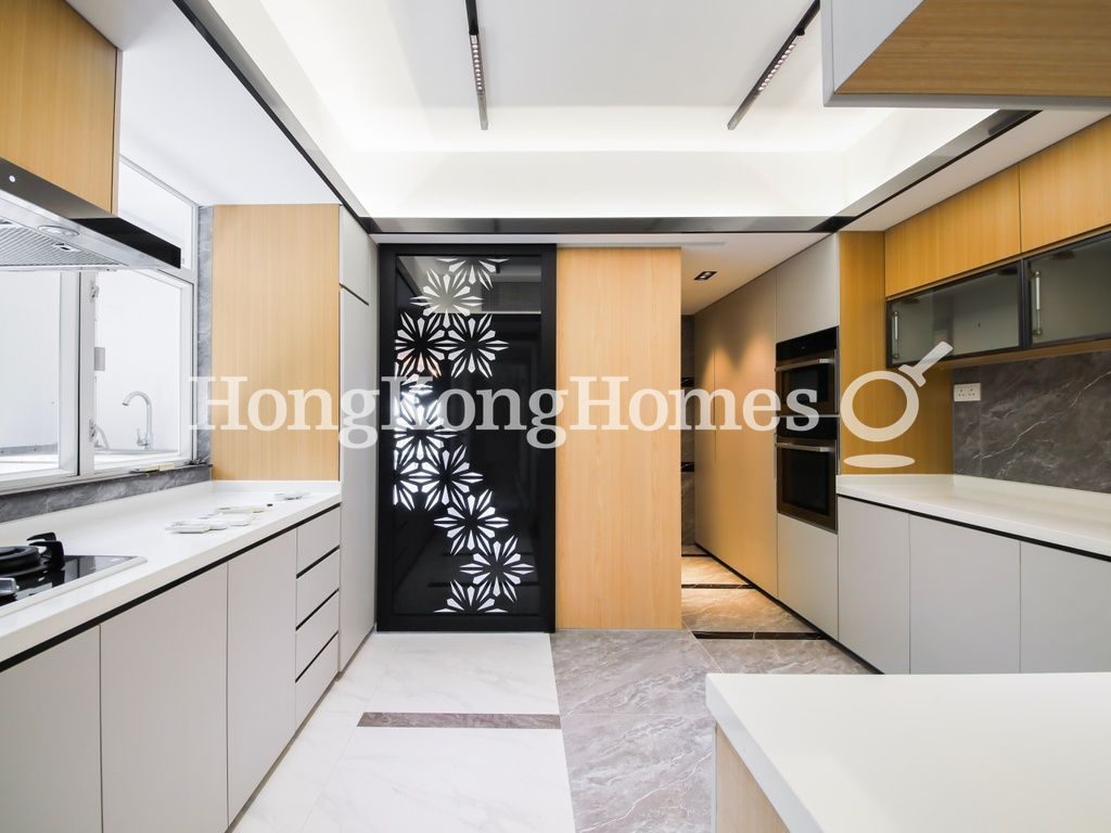 Kitchen — Twin Brook, Repulse Bay