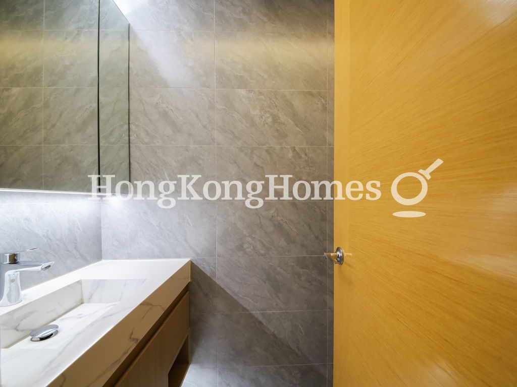 Guest Powder Room — Twin Brook, Repulse Bay