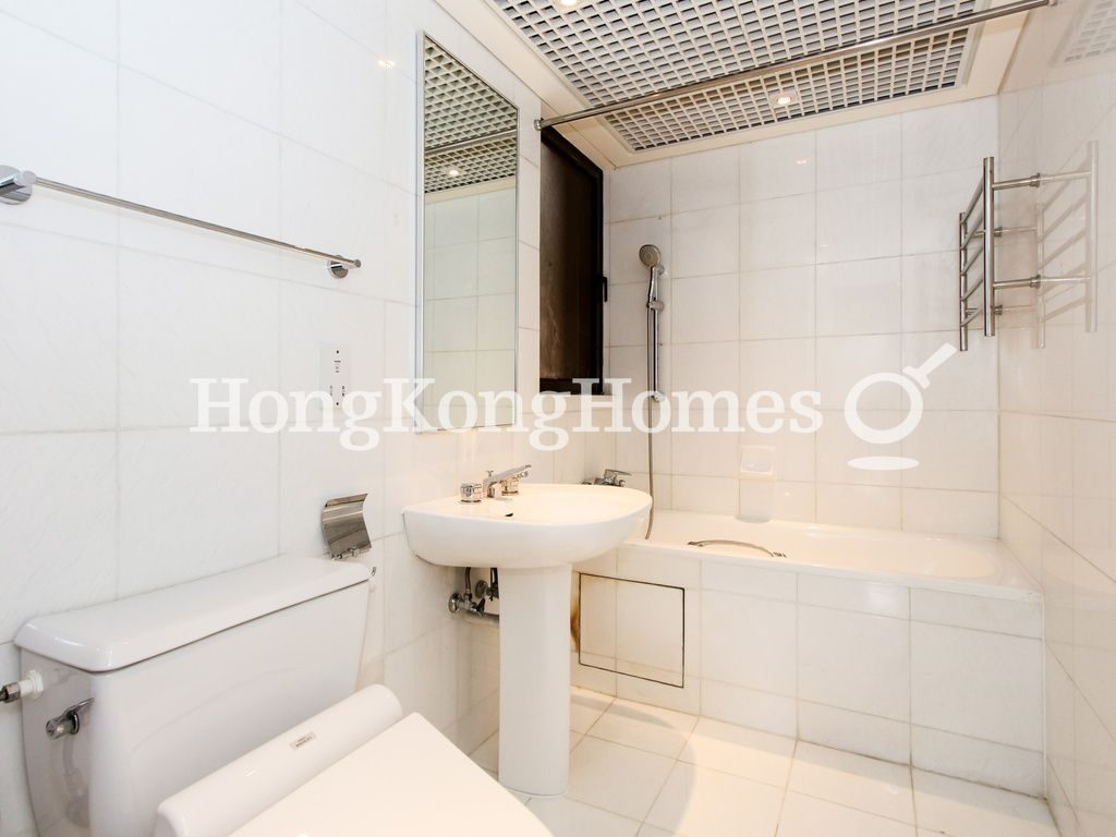 Guest Bathroom — Hong Kong Parkview - Tower 17, Repulse Bay