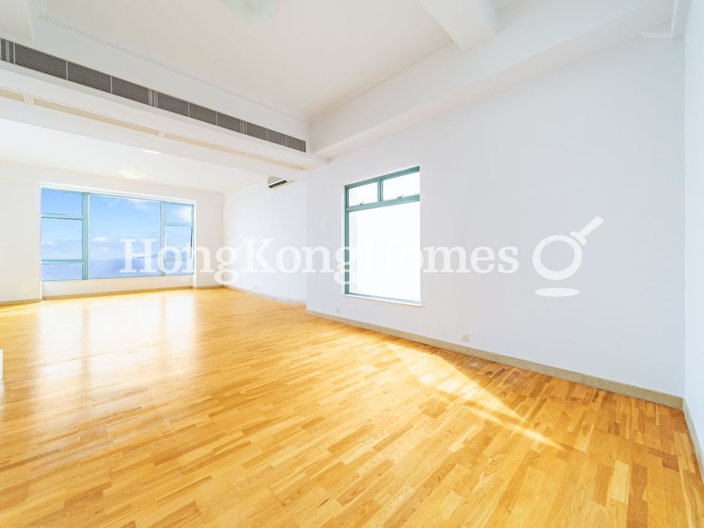 Living and Dining Room — Regalia Bay, Stanley