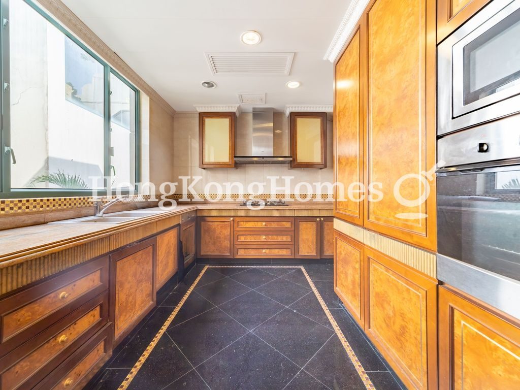Kitchen — Regalia Bay, Stanley