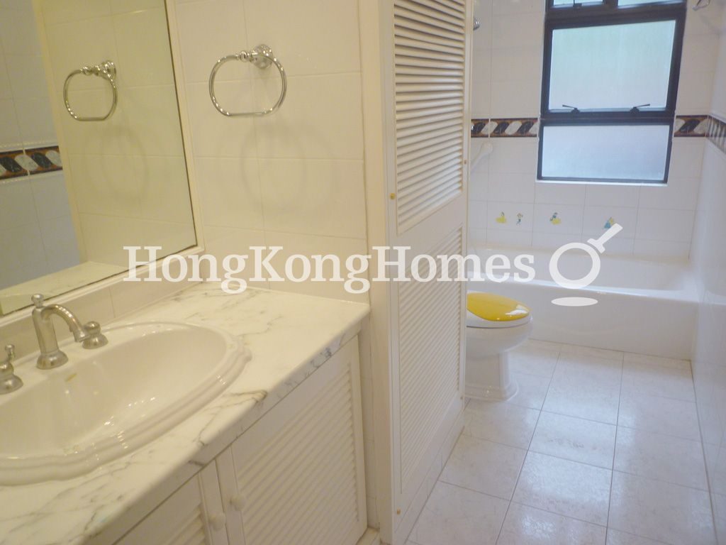 Guest Bathroom — Estoril Court - Block 03, Mid-levels Central