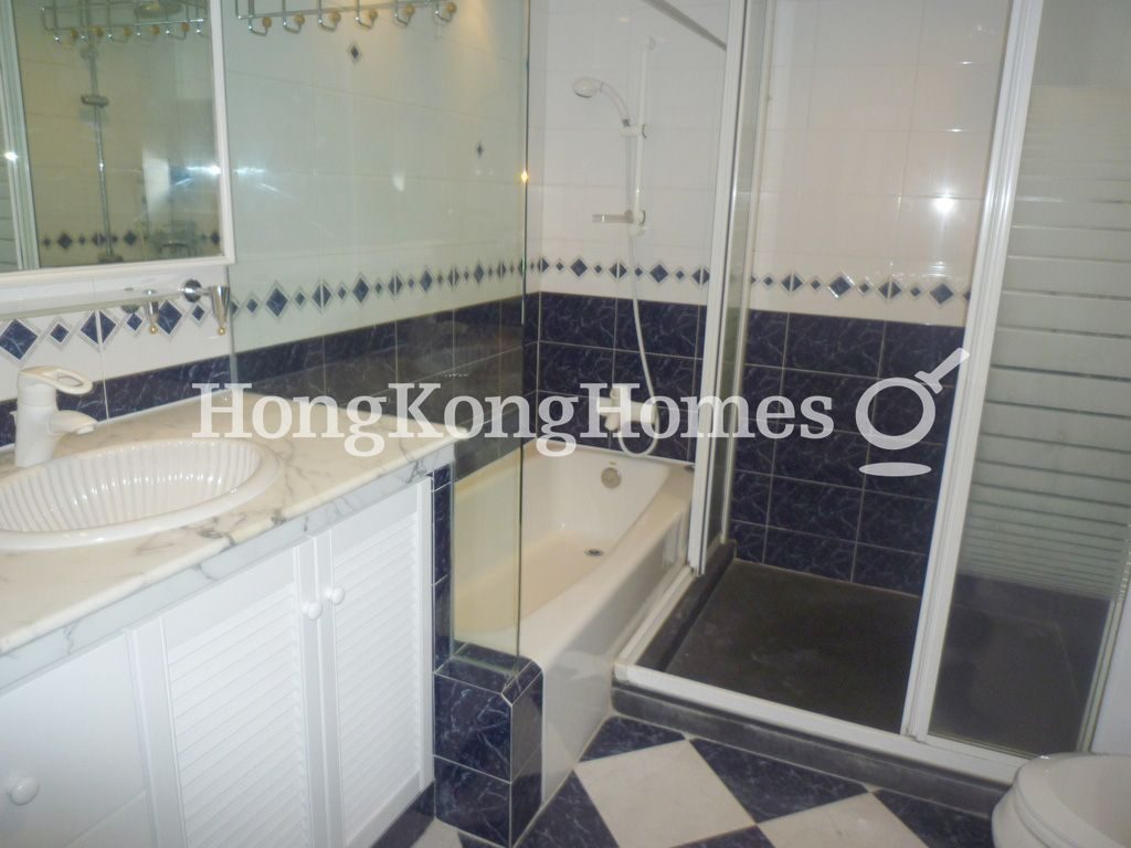 Master Bathroom — Estoril Court - Block 03, Mid-levels Central