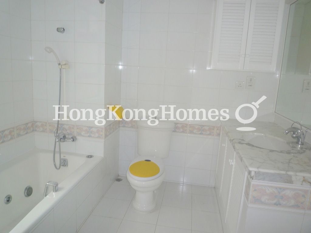 Second Ensuite Bathroom — Estoril Court - Block 03, Mid-levels Central