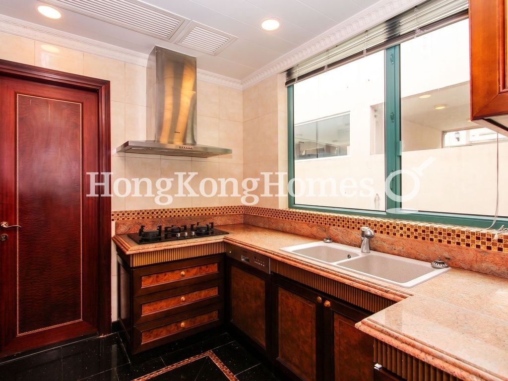 Kitchen — Regalia Bay, Stanley