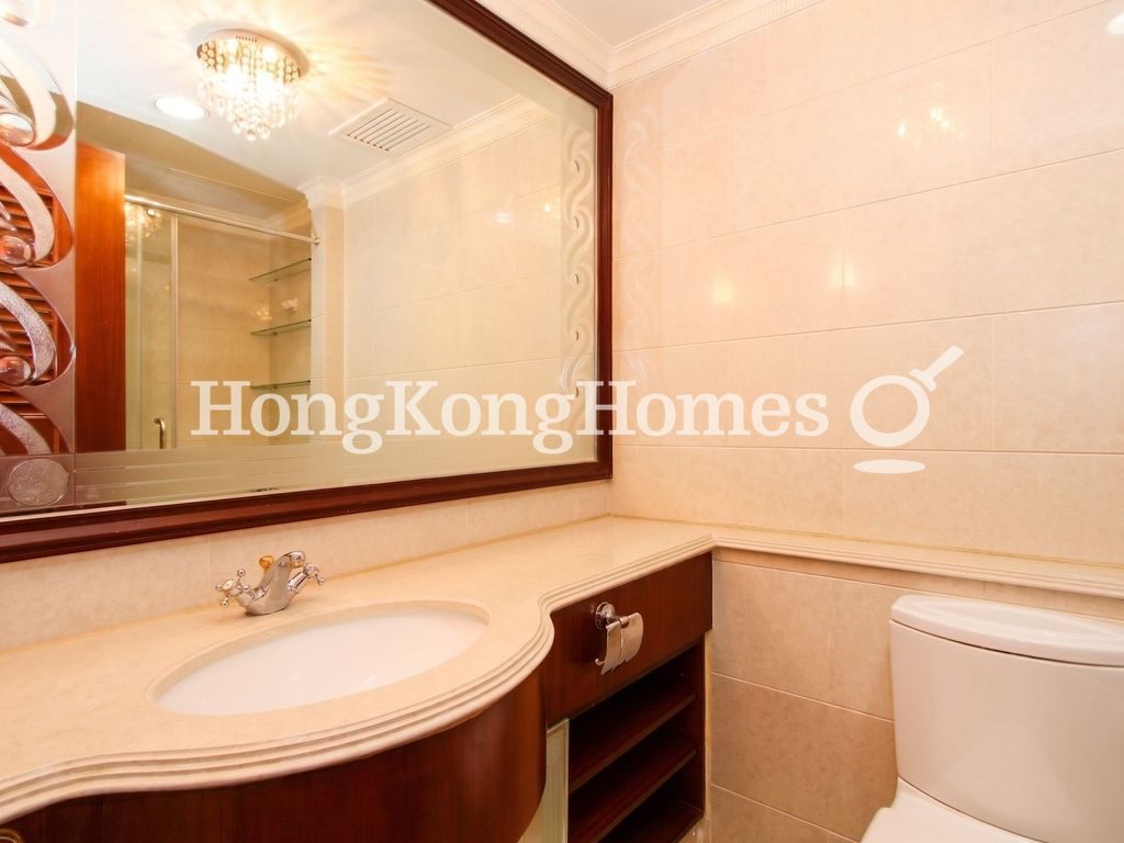 Guest Bathroom — Regalia Bay, Stanley