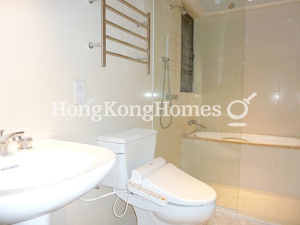 Guest Bathroom — Hong Kong Parkview - Tower 17, Repulse Bay