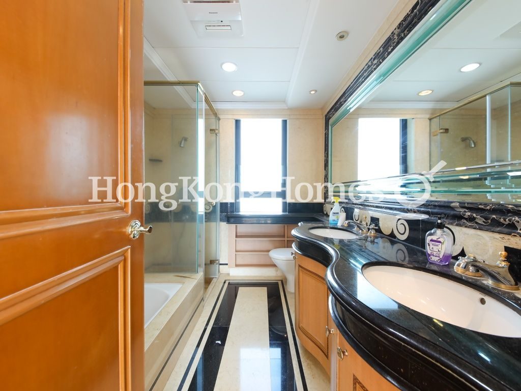 Master Bathroom — The Leighton Hill - Block 03, Happy Valley