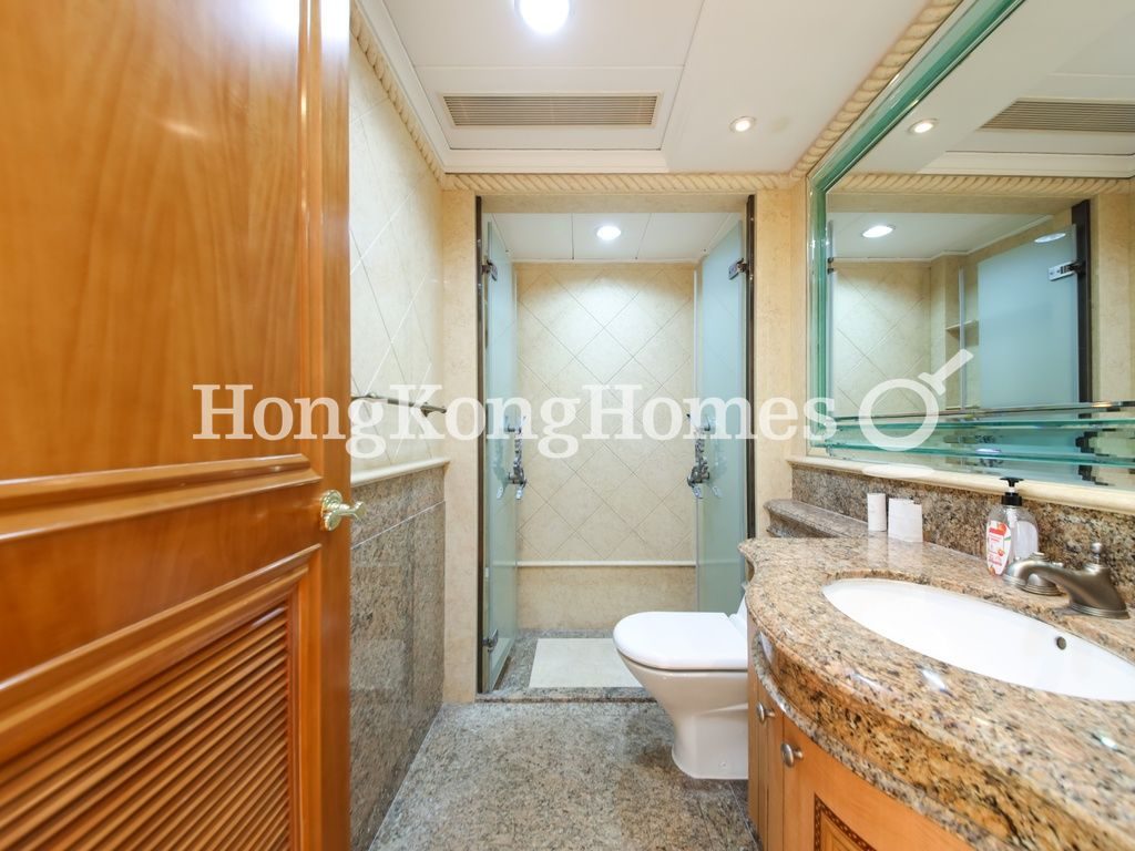 Guest Bathroom — The Leighton Hill - Block 03, Happy Valley