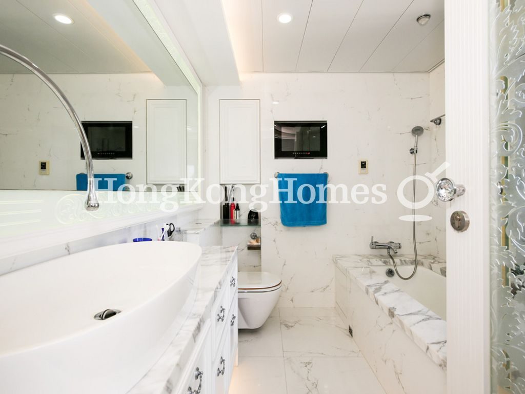 Master Bathroom — Serenade - Tower 1, Tai Hang
