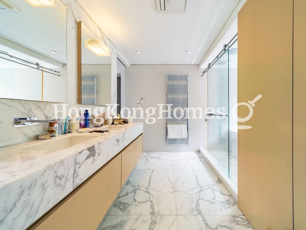 Master Bathroom — Grand Garden - Block 01, Repulse Bay