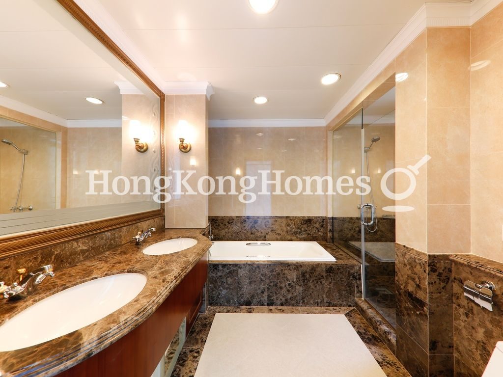 Master Bathroom — Regalia Bay, Stanley