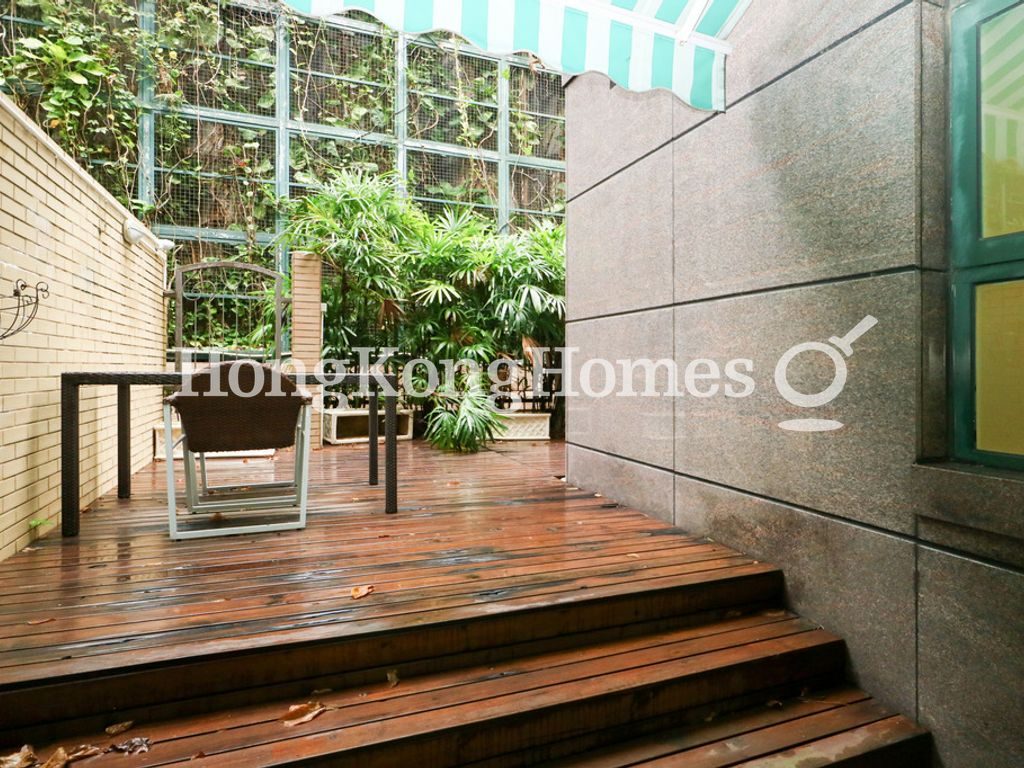 Private Terrace off Dining Area — Le Palais, Tai Tam