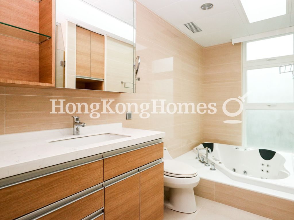 Master Bathroom — Le Palais, Tai Tam