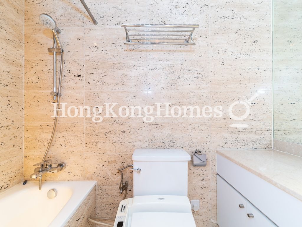 Second Ensuite Bathroom — Hong Kong Parkview - Tower 17, Repulse Bay