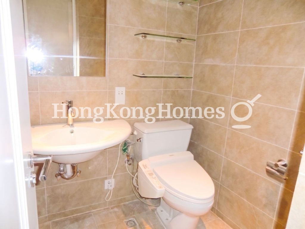 Guest Bathroom — Hong Kong Parkview - Tower 17, Repulse Bay