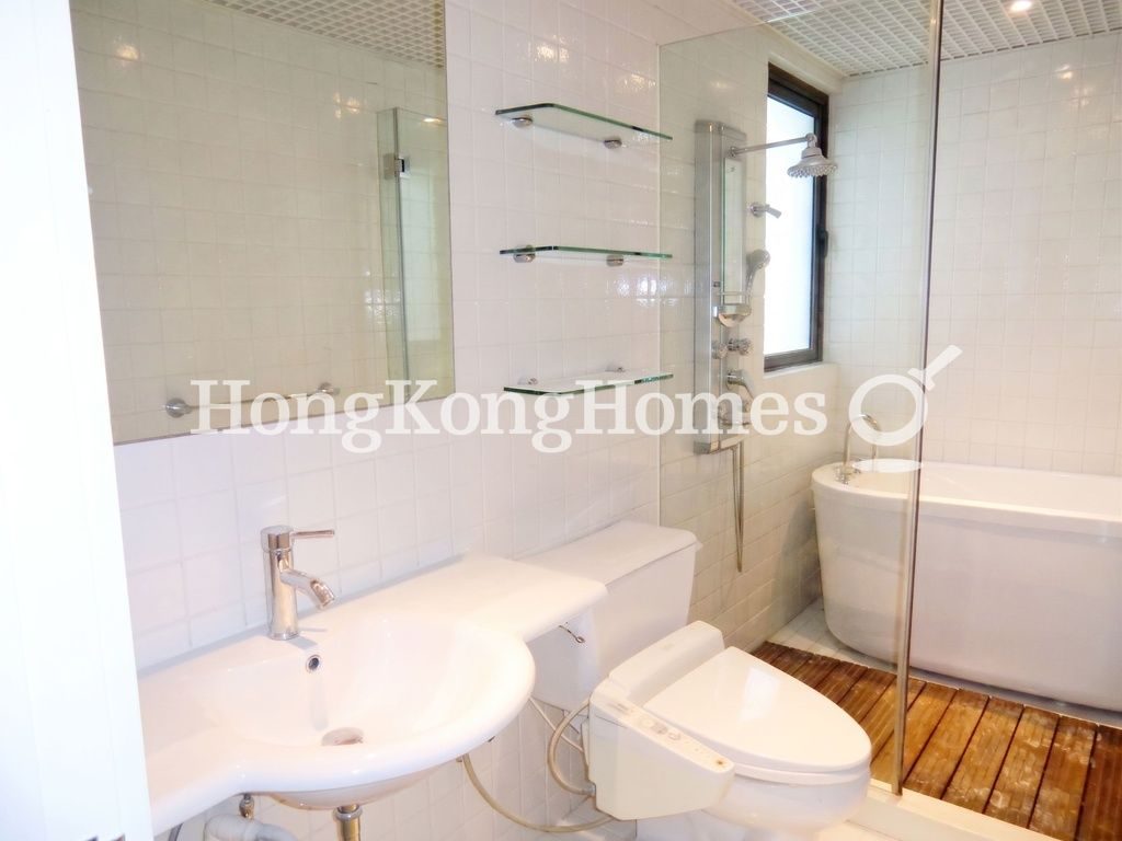 Master Bathroom — Hong Kong Parkview - Tower 17, Repulse Bay