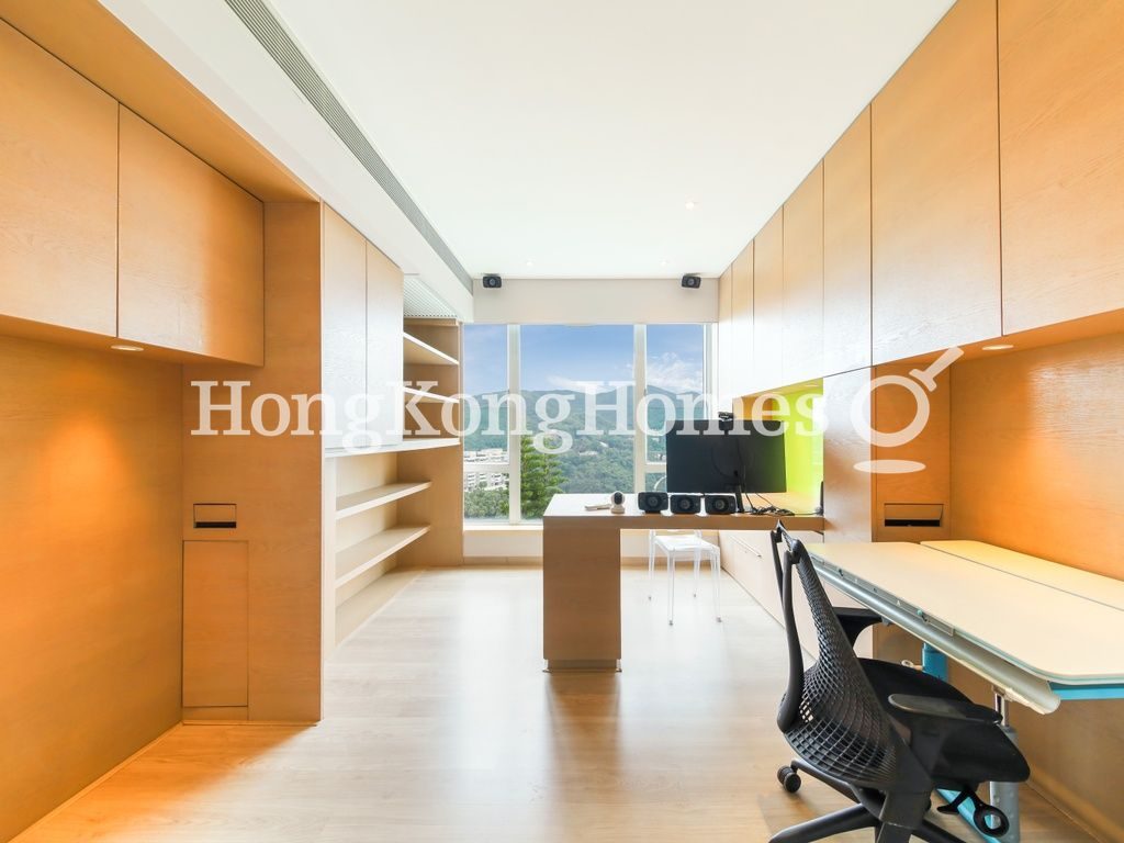 Study Room — Guildford Court, The Peak