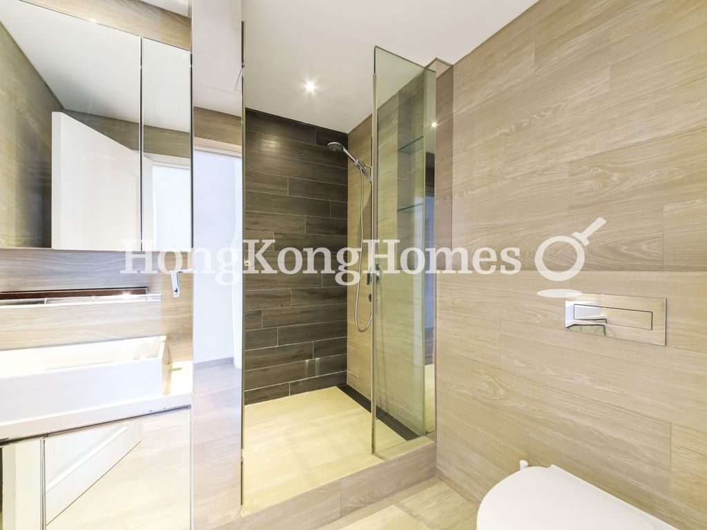 Guest Bathroom — Guildford Court, The Peak