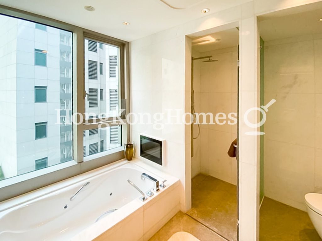Master Bathroom — Cluny Park, Mid-levels West