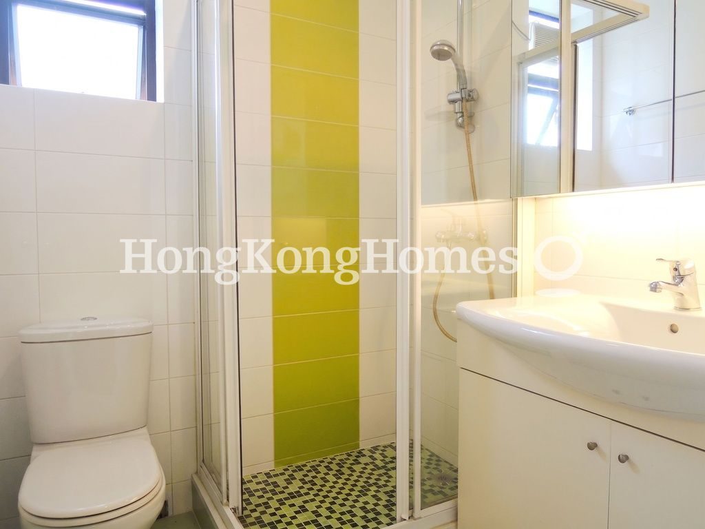 Third Ensuite Bathroom — Leon Court, Mid-levels East