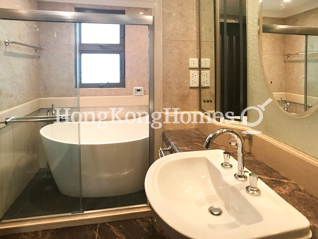 Master Bathroom — Portofino Villas, Clear Water Bay