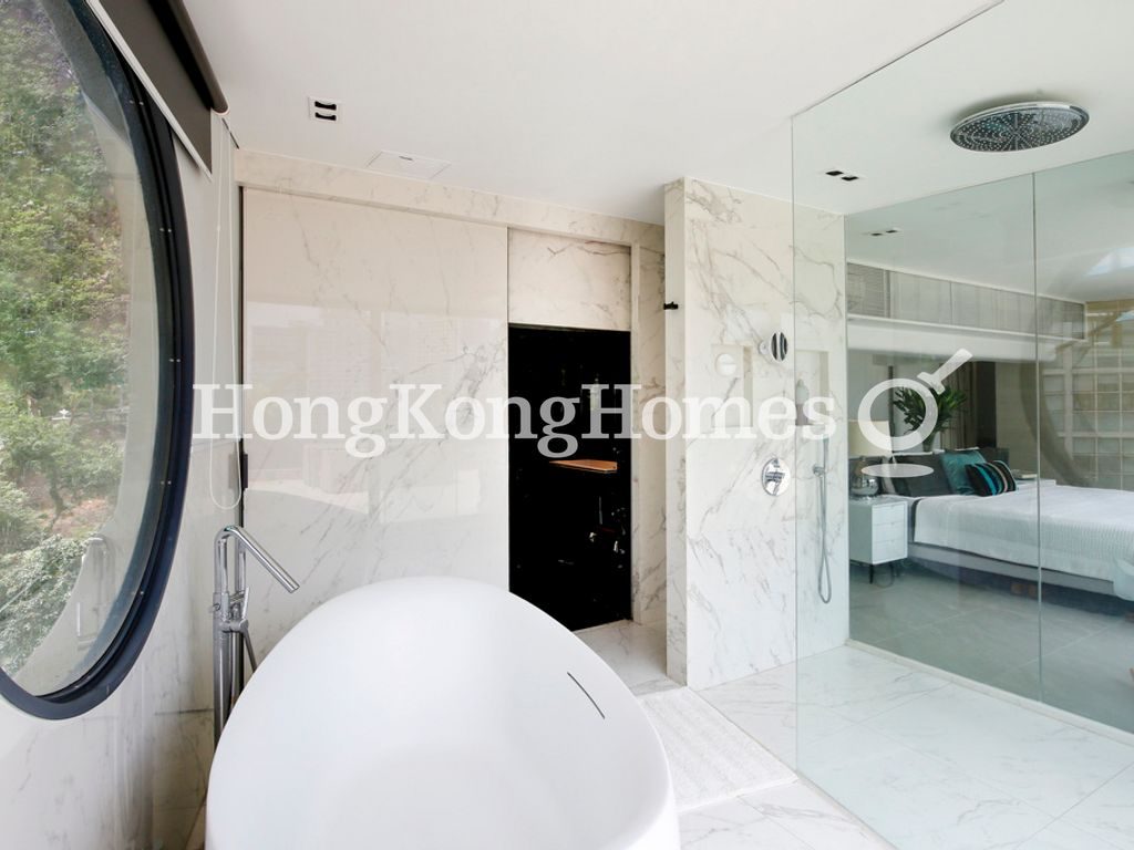 Master Bathroom — Kenne Mansion, Mid-levels Central