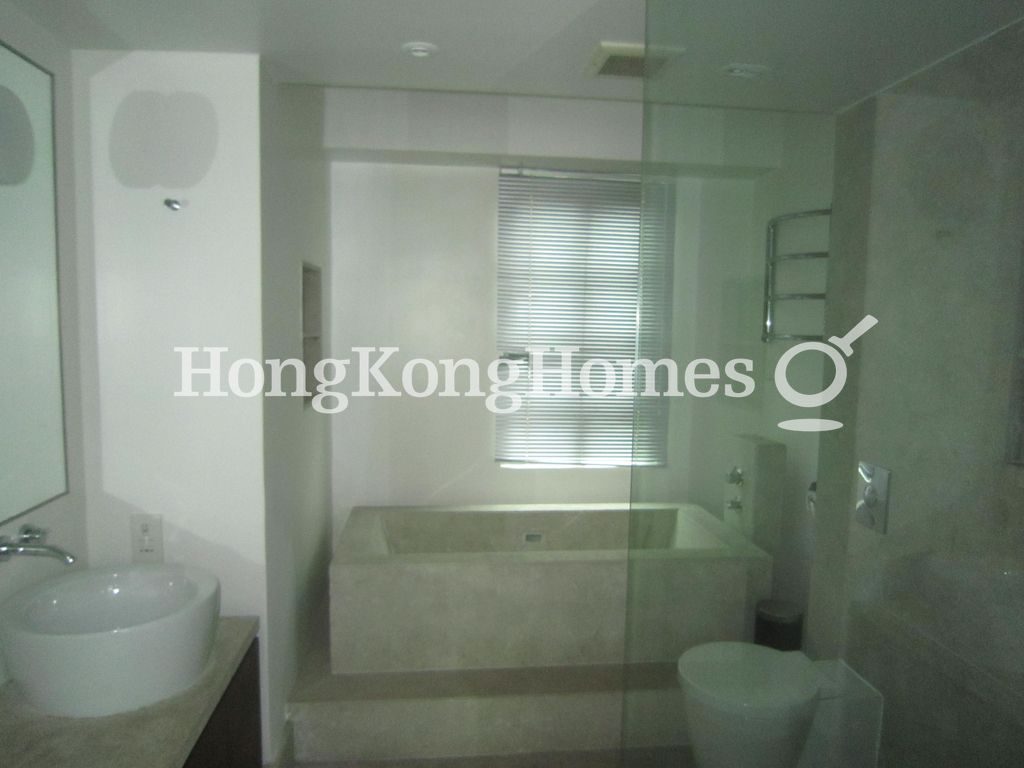 Guest Bathroom — Royal Castle, Clear Water Bay