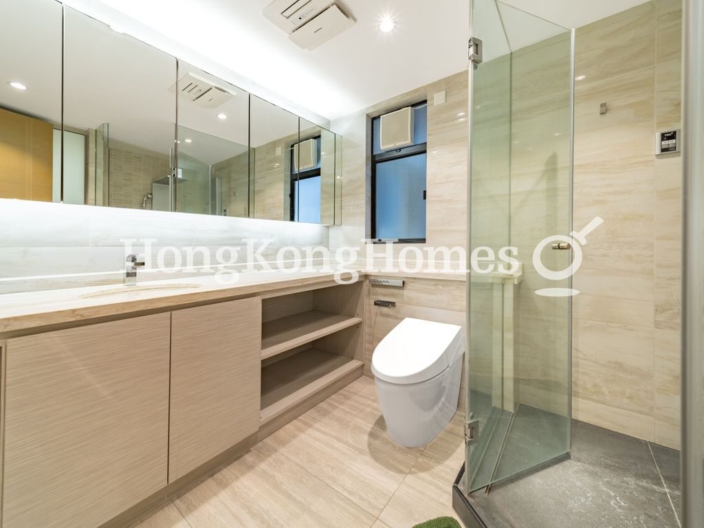 Guest Bathroom — Clovelly Court - Block 01, Mid-levels Central