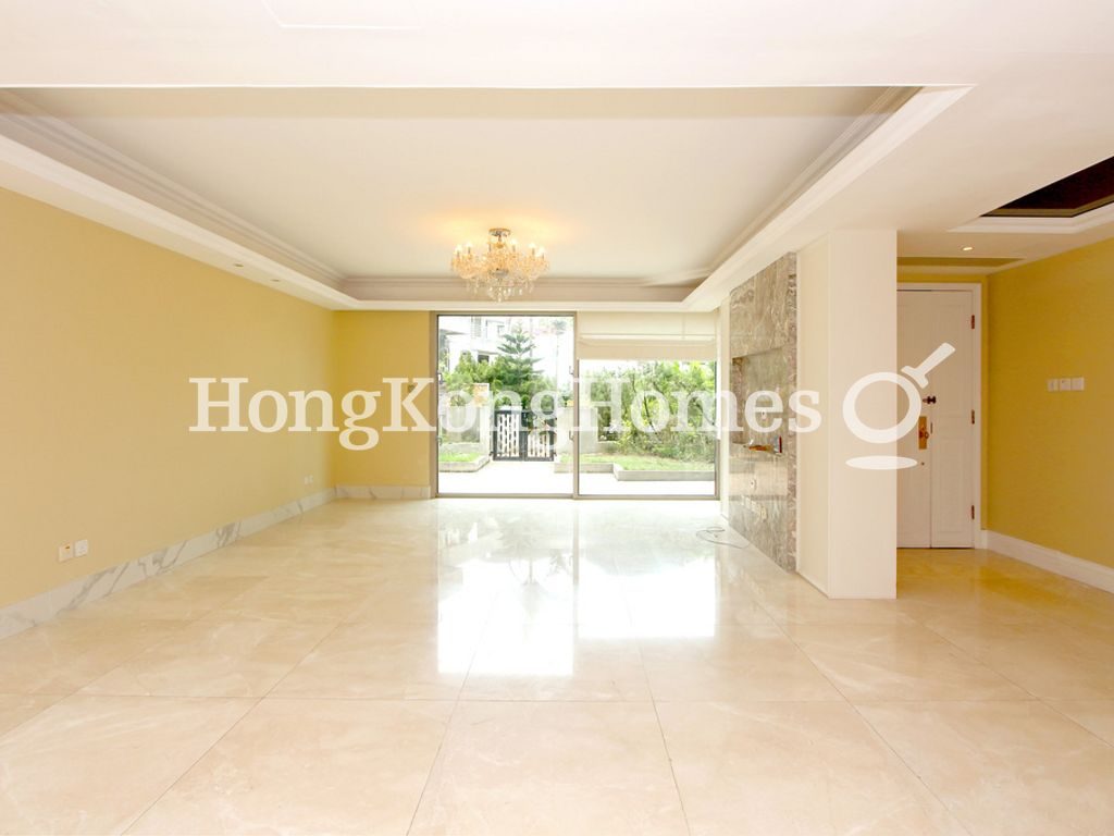 Living and Dining Room — L'Harmonie, Stanley