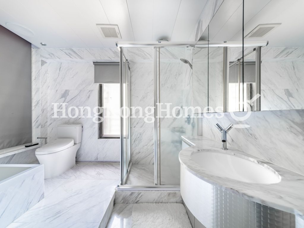 Master Bathroom — Ruby Court - Block 01, Repulse Bay