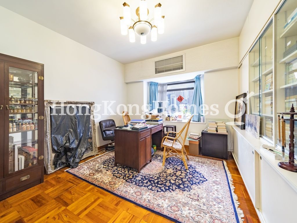 Second Ensuite Bedroom — Kennedy Heights, Mid-levels Central