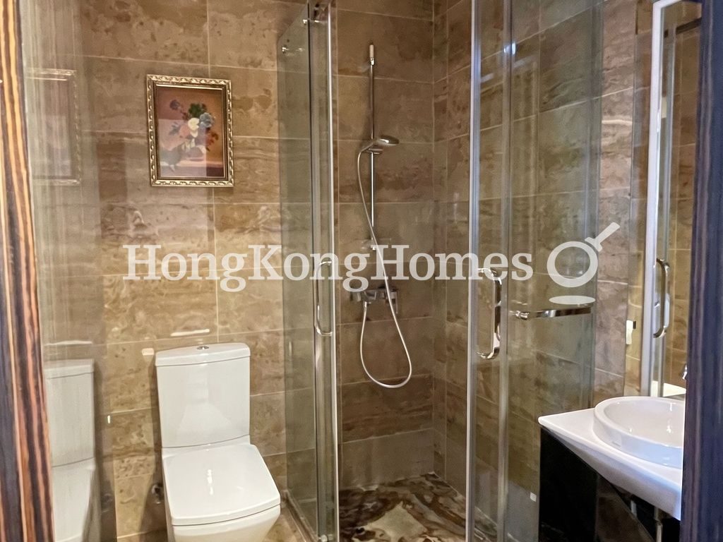 Guest Bathroom — The Redhill Peninsula - Cedar Drive, Tai Tam