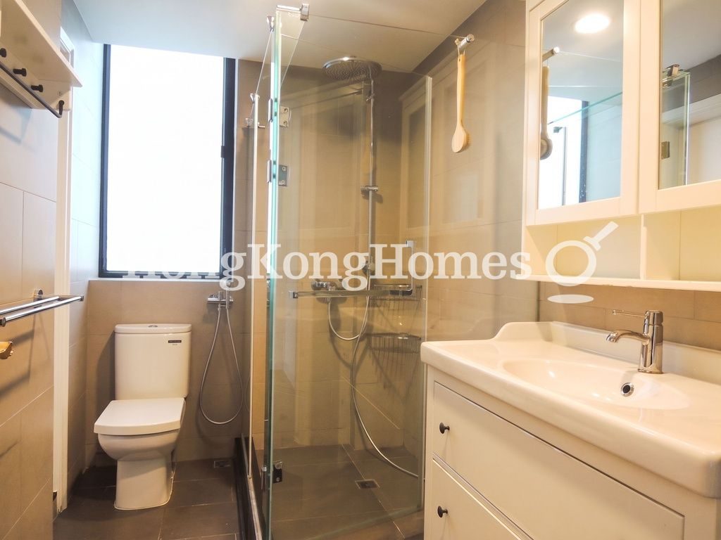 Guest Bathroom — Century Tower II, Mid-levels Central
