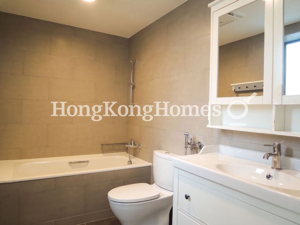 Second Ensuite Bathroom — Century Tower II, Mid-levels Central