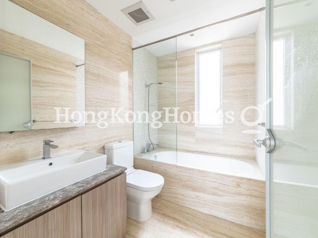 Guest Bathroom — The Redhill Peninsula - Palm Drive, Tai Tam