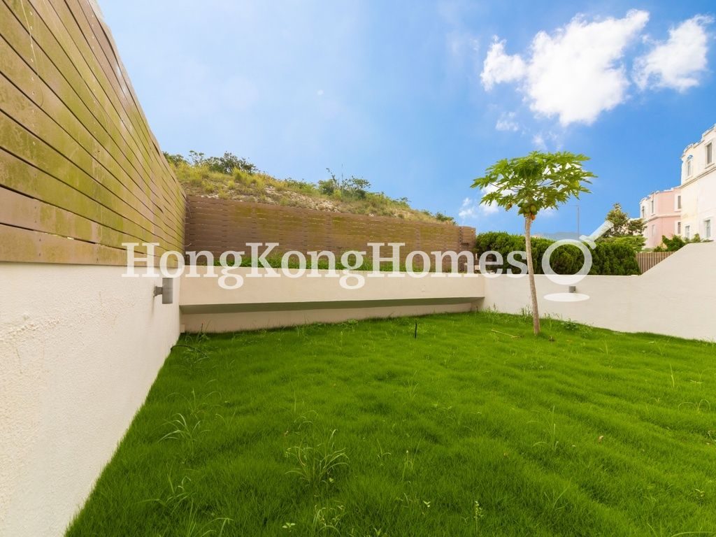 Private Garden off Living & Dining Room — The Redhill Peninsula - Palm Drive, Tai Tam